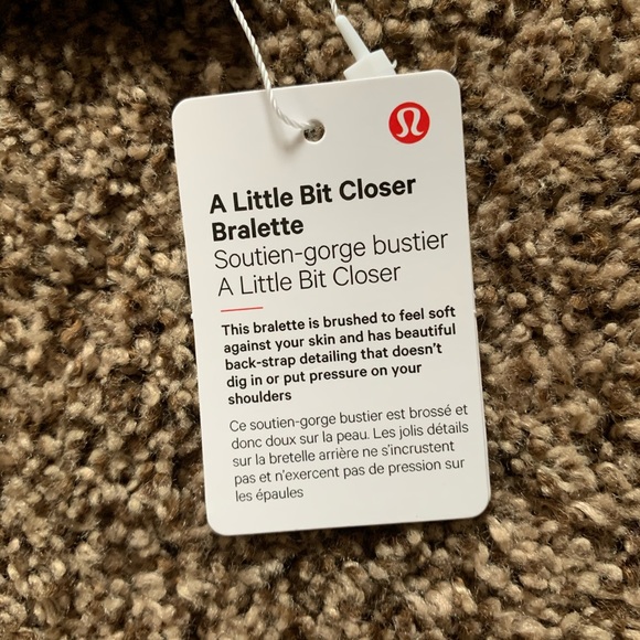 NWT lululemon A Little Bit Closer Bralette BLK - Picture 7 of 8